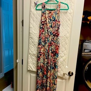Saint Tropez West Floral Ruched Front Maxi Dress      Size: S